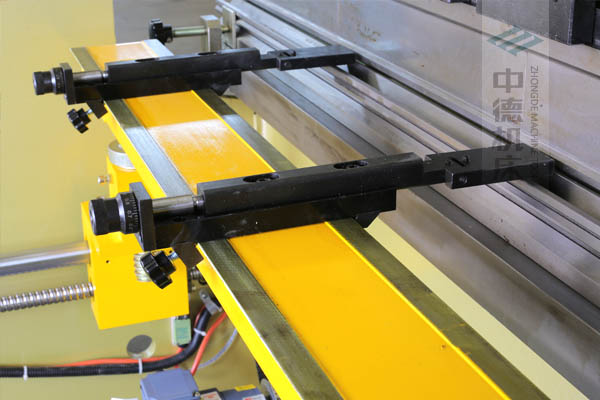 ZDP-4022淬火高強(qiáng)度擋指,并有倒三角鎖卡裝置不掉落.jpg ZDP-4022淬火高強(qiáng)度擋指,并有倒三角鎖卡裝置不掉落.jpg