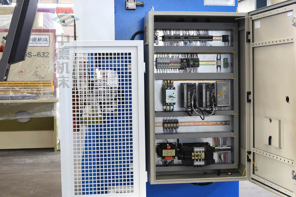 ZDPK-4015采用法國進口施耐德元氣件,抗干擾,穩(wěn)定耐用壽命長.jpg ZDPK-4015采用法國進口施耐德元氣件,抗干擾,穩(wěn)定耐用壽命長.jpg